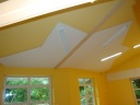 Akustikplatten an der Decke