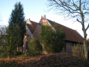 Rückansicht mit Giebelkehle